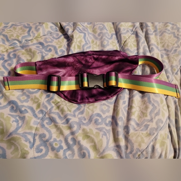Universal Studios Florida Mardi Gras fanny pack - Picture 2 of 2